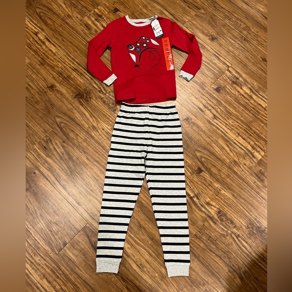 Pekkle PJ set NWT